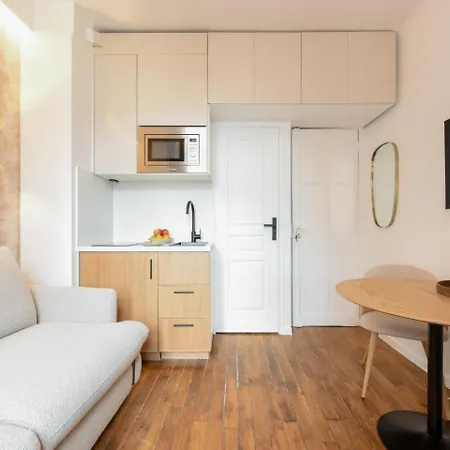 Luxury - Exhibition Park *