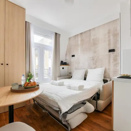 Luxury - Exhibition Park *